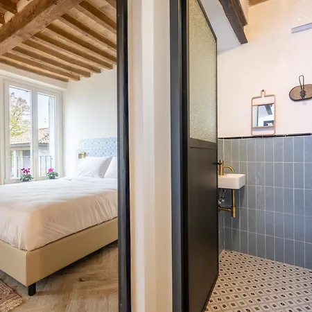 Guesthost - Bixio 29 4 And 6 * Parma