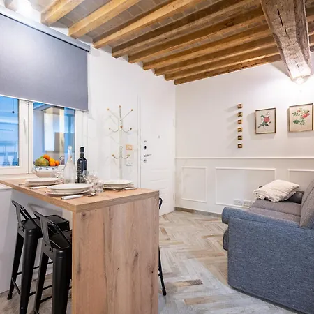 Guesthost - Bixio 29 4 And 6 Apartment Parma