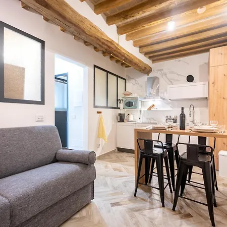 Guesthost - Bixio 29 4 And 6 *