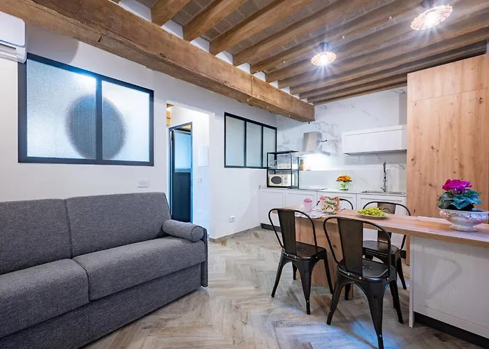 Guesthost - Bixio 29 4 And 6 * Parma