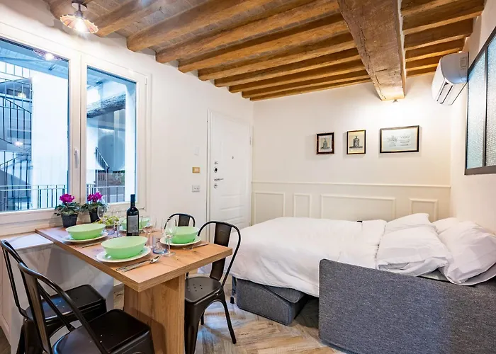 Guesthost - Bixio 29 4 And 6 * Parma