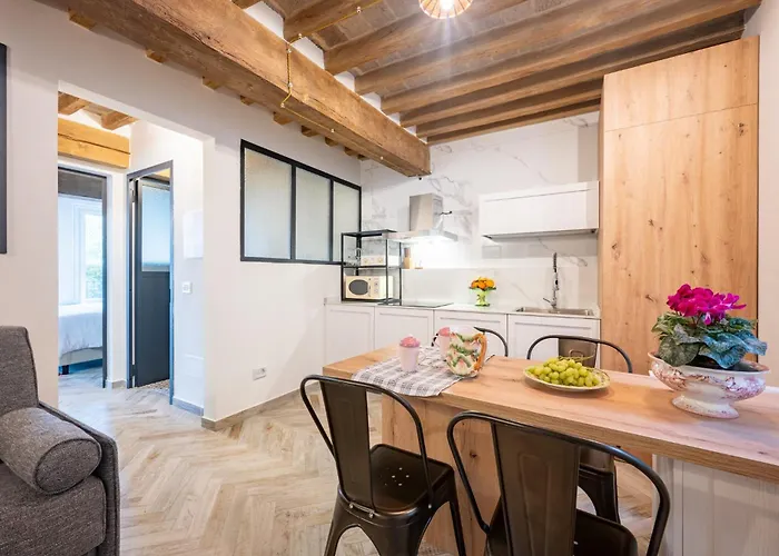 Guesthost - Bixio 29 4 And 6 Apartment Parma