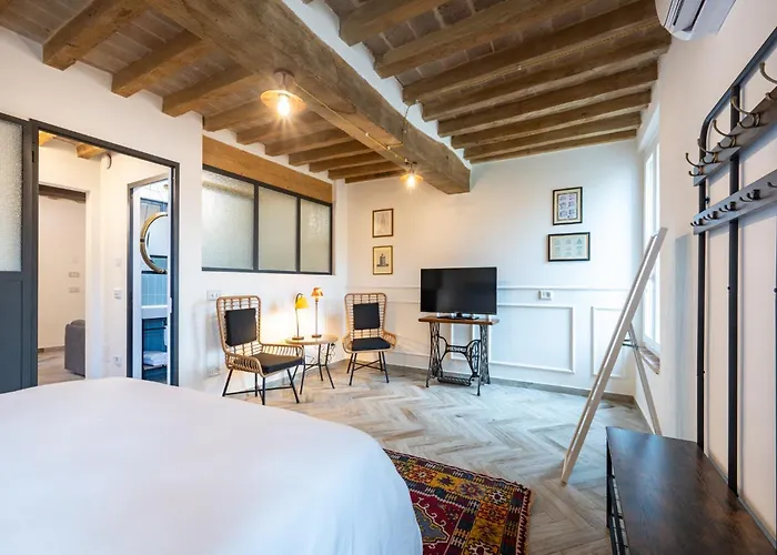 Guesthost - Bixio 29 4 And 6 Parma